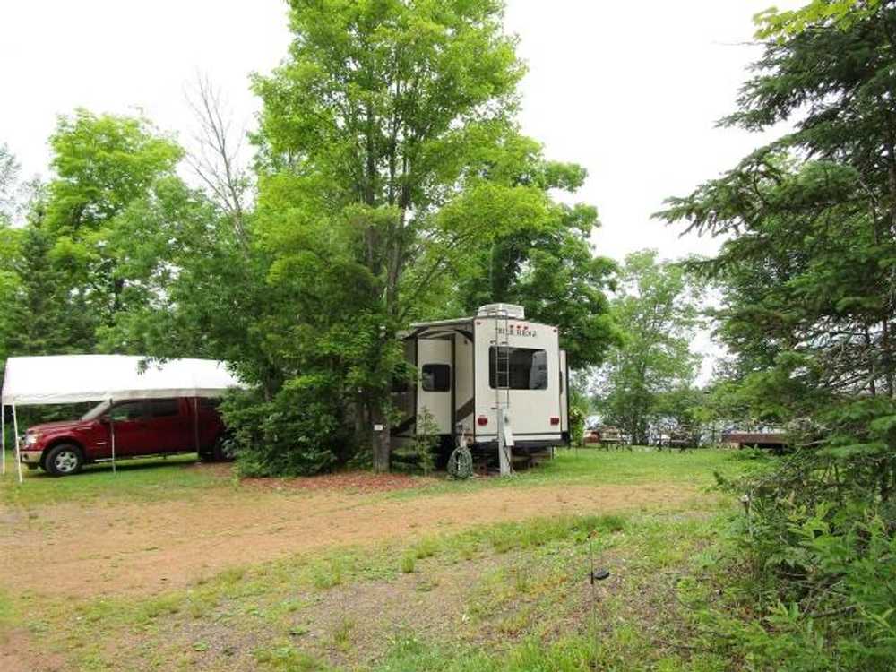 Premier Close Lakefront Full Hookup 30/50 Amp RV Site