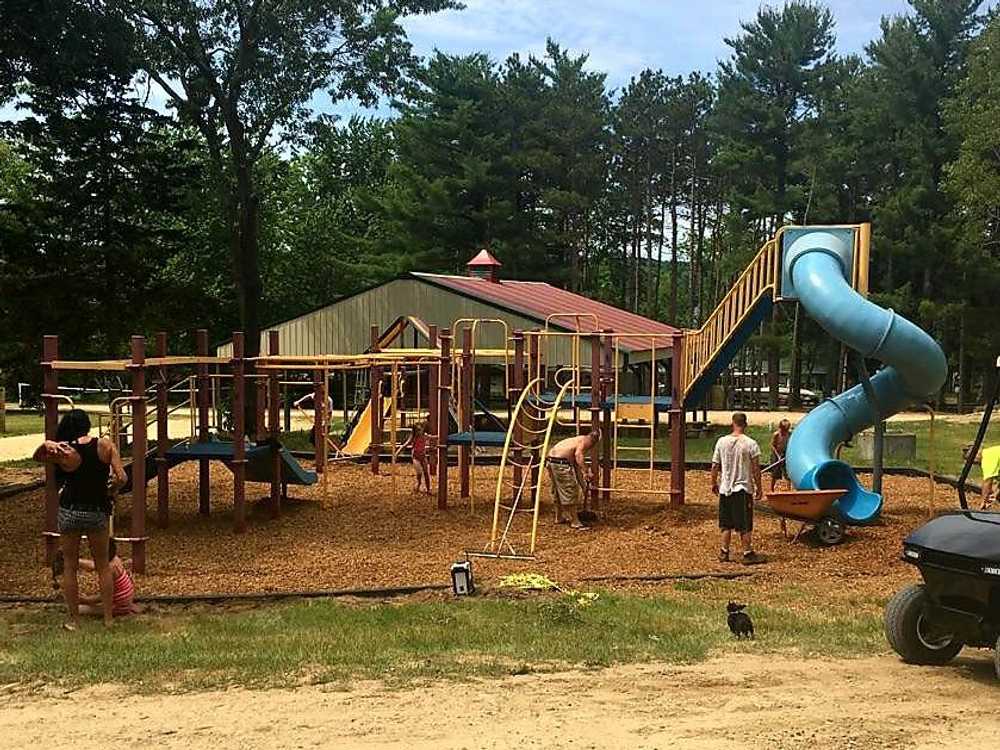 Lake Wisconsin Campground - Photo 3