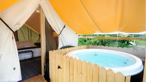 Double Hot Tub Love Glamping Pod — image 4 of 4