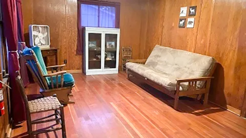 Director's Cabin — image 2 of 6