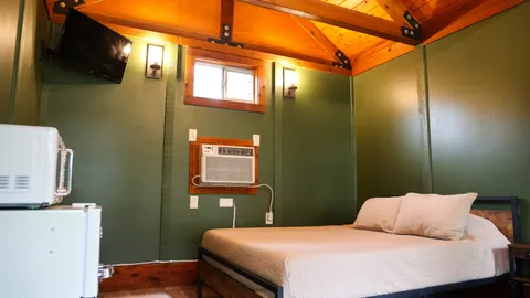Deluxe Cabin — image 6 of 6