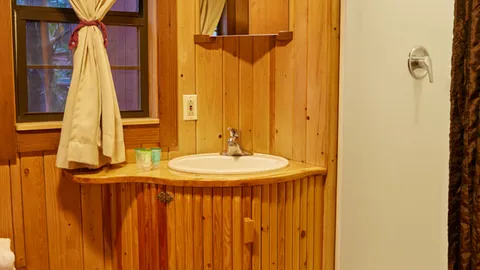 One Room Cabin with Queen Bed — image 2 of 11
