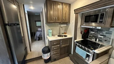 RV Rental - C7 — image 2 of 17