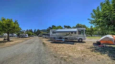 Full Hookup Site (30/50-Amp electric) — image 2 of 6