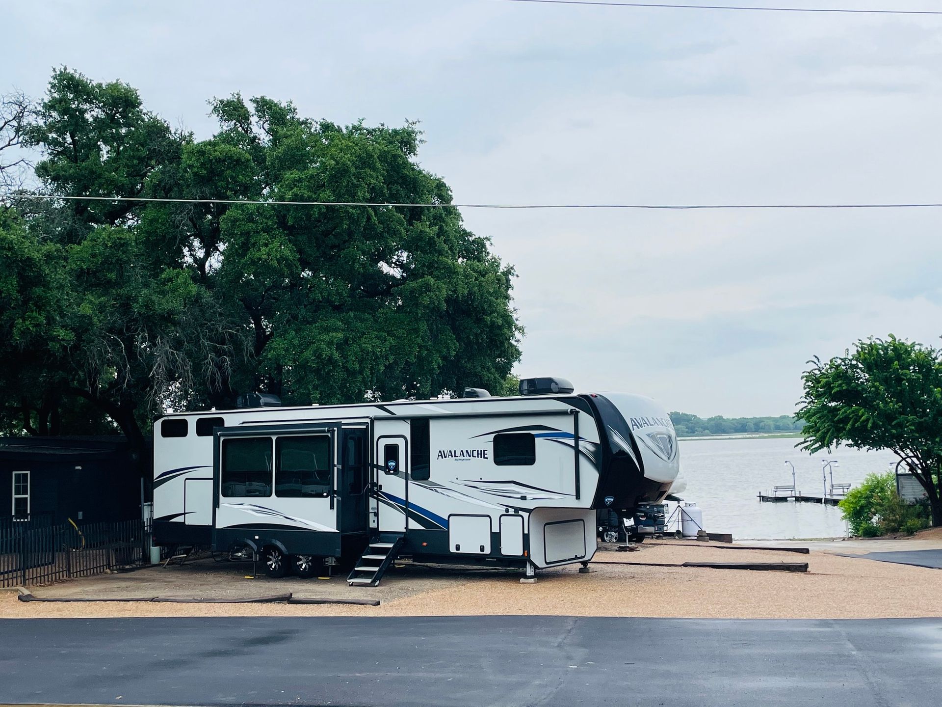 Hideaway 23 Lakefront RV & Cabins