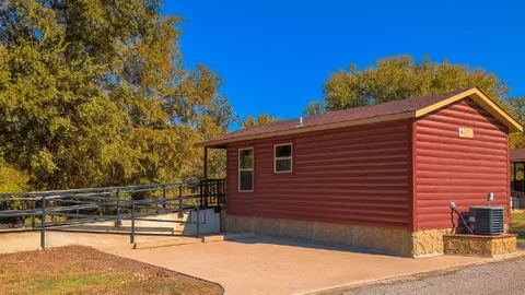 Tiny House Cabin — image 3 of 3