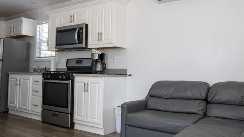 Deluxe Cabin — image 2 of 6