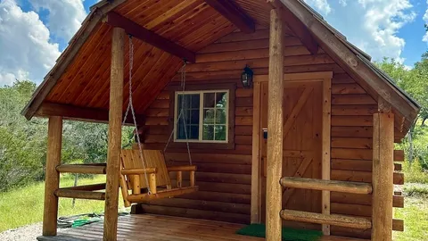 Songbird Cabin — image 2 of 8