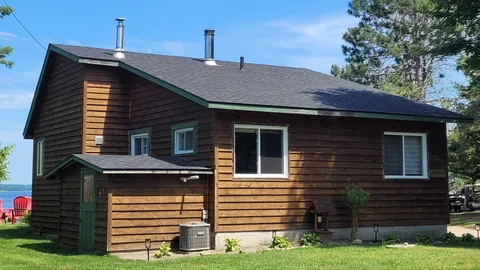 Laurentian Cabin — image 1 of 38