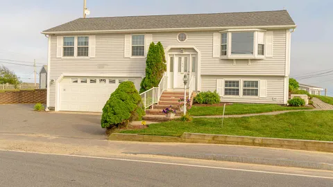 Beach House 4 Bedroom 3 Bath — image 1 of 17