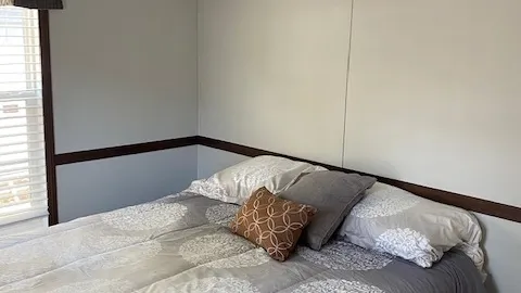 2 Bedroom Cottage Waterfront — image 4 of 4