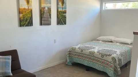 One Bedroom Cabin — image 5 of 5