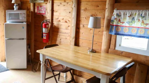 Cabin — image 2 of 3