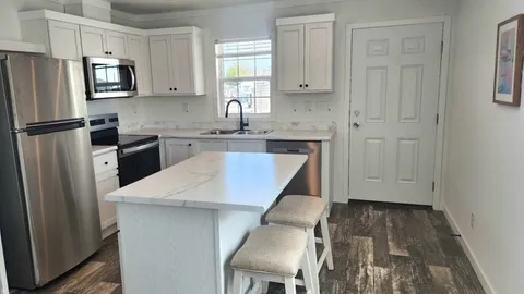 Premium Rental 1 Bedroom — image 2 of 6