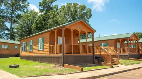 2-Bedroom Deluxe Cabin — image 2 of 9