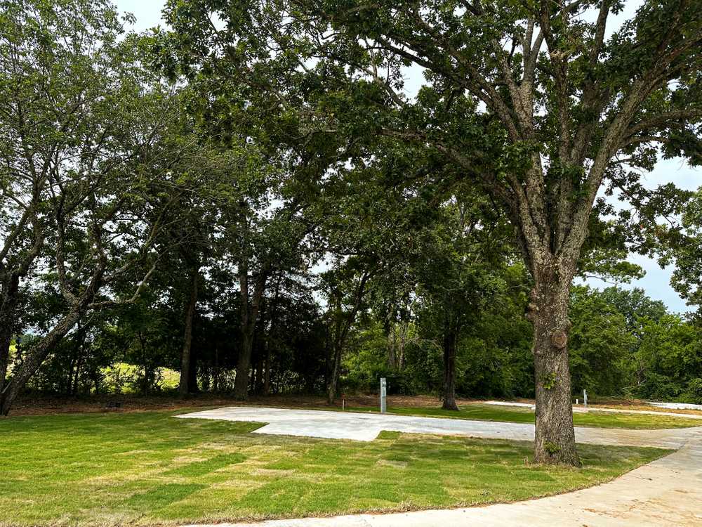 The Oaks on 37 Tiny Homes & RV Resort, Mount Vernon, Texas - Photo 3