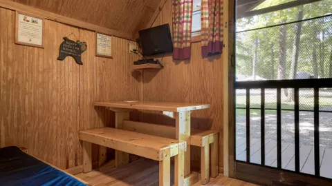 Kozy Cabin — image 2 of 6