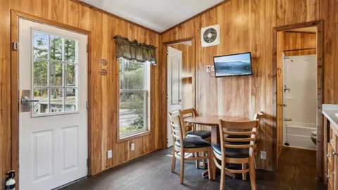 Cottage - Water Front — image 5 of 5