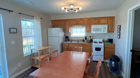 Chalet (8 Person) — image 2 of 11