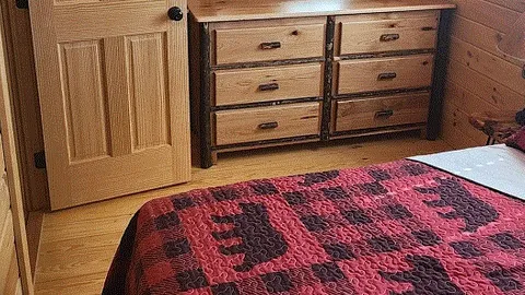 DELUXE CABIN WITH LOFT — image 2 of 7