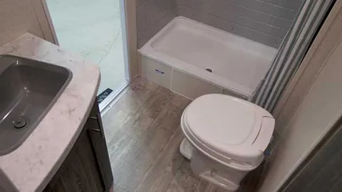 Prime RV Rental — image 2 of 8