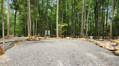 Deluxe Creek RV Site — image 2 of 8