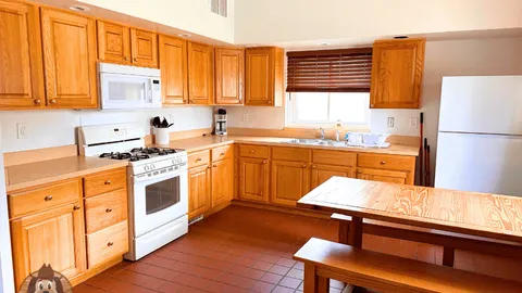 WOODSLODGE (SLEEPS 12) — image 2 of 18