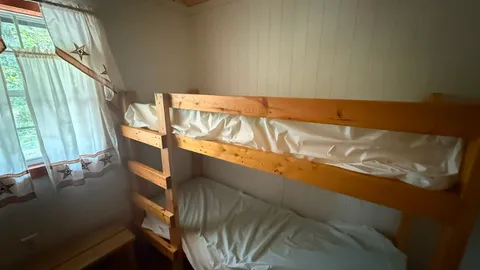 Deluxe Cabin — image 8 of 8