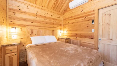 Hill Country Cabin — image 2 of 8