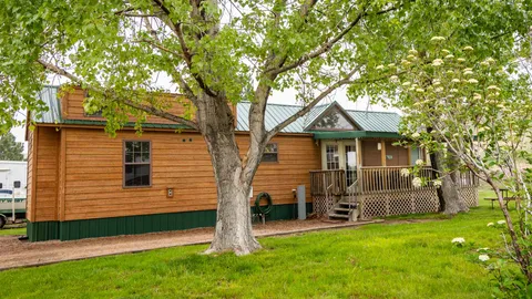 Timberwolf Cabin — image 1 of 6