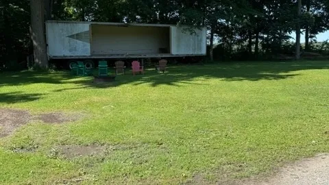 Tent — image 2 of 4