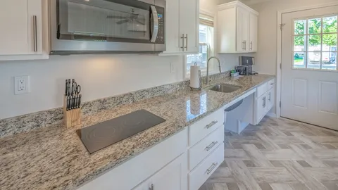 Deluxe Cottage — image 13 of 13