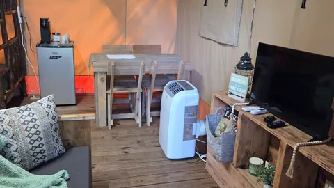 Glamping Tent — image 2 of 17