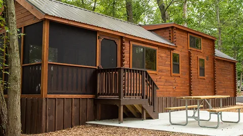 Deluxe Canal Cottage — image 1 of 7