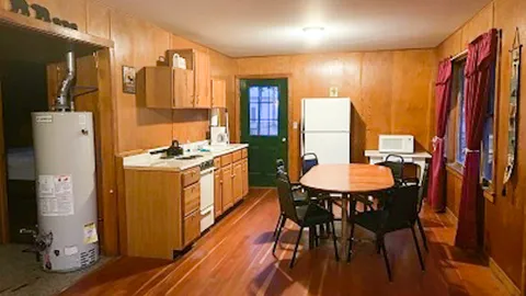 Director's Cabin — image 2 of 6