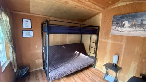 Pet Friendly Cabin — image 7 of 7