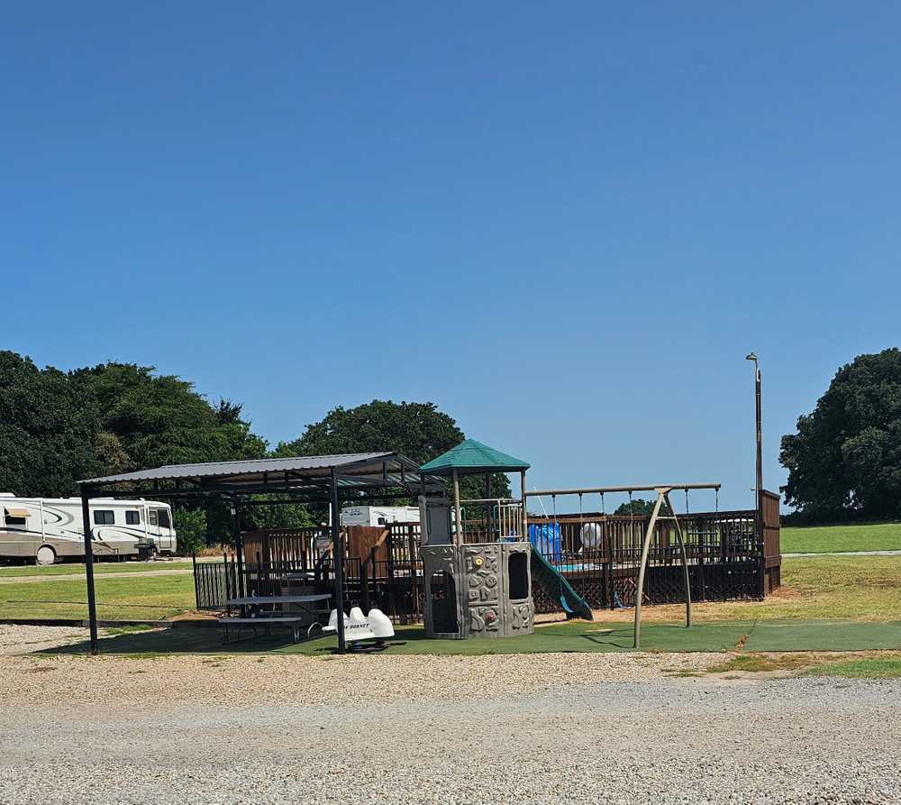 Old Towne RV Ranch, Thackerville, Oklahoma - Photo 3