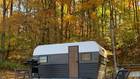 Retro RV — image 1 of 7
