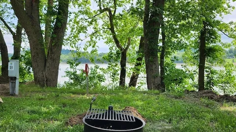 30/50 AMP, Riverfront, Water, Electric — image 2 of 3