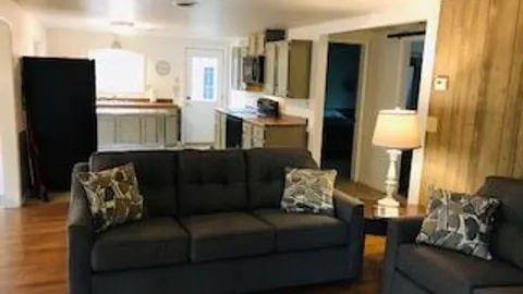 Waters Edge Vacation Rental — image 2 of 10