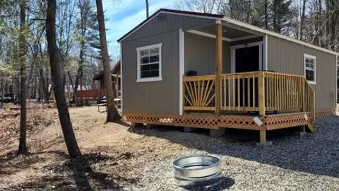 Deluxe Cabin — image 1 of 8