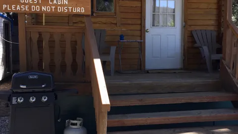 Angler’s Retreat Cabin w/Kitchenette — image 1 of 5