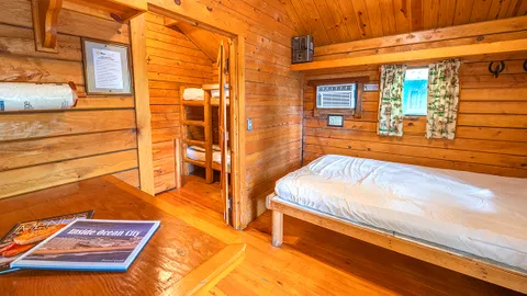 Barebones Cabin — image 2 of 10