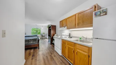 Double Queen w/ Kitchenette and Patio (NO PETS) — image 6 of 6