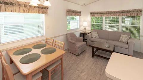 Silver 1 Bedroom Rental (AO) — image 2 of 8