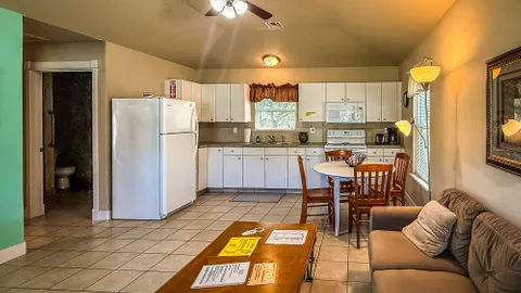 COTTAGE - 1 BEDROOM — image 2 of 6
