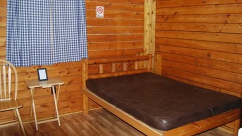 Pet Friendly - 1 Bedroom Cabin — image 2 of 3