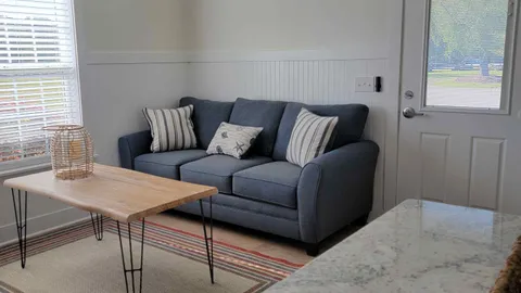 Lakeside Cottage 1 Bedroom — image 2 of 3
