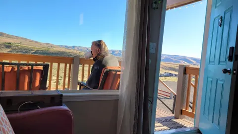 Miranda's Retro Cabin - lot 59 — image 2 of 11