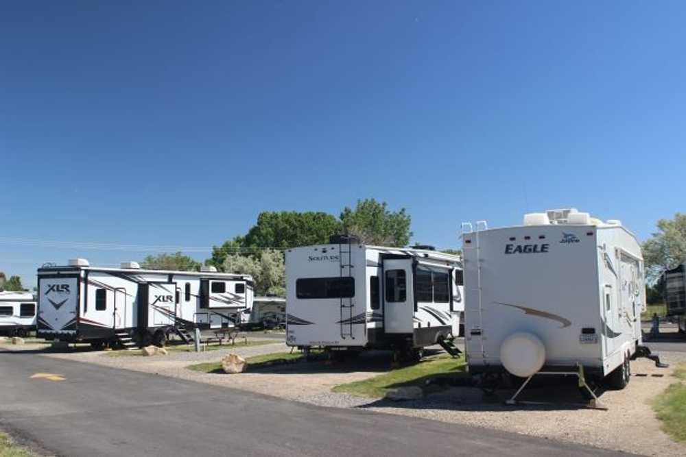 Pull-Through RV Site 20/30/50 AMP